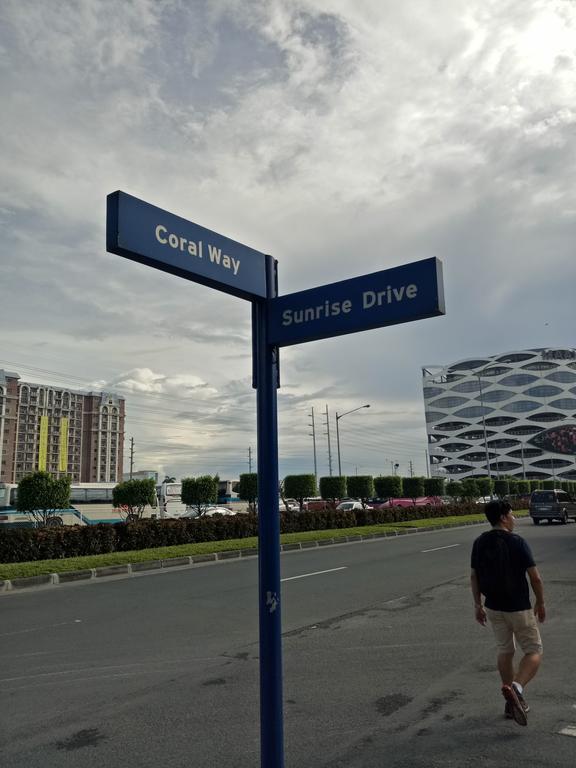 Chin'S Place Sea Residences Moa Манила Екстериор снимка