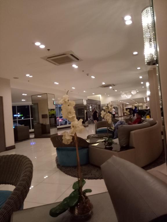 Chin'S Place Sea Residences Moa Манила Екстериор снимка